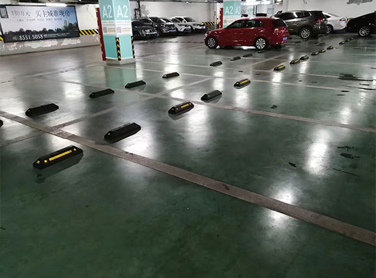 停车场交通辅助设施